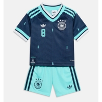 Koszulka piłkarska Niemcy Leon Goretzka #8 Strój wyjazdowy dla dzieci MŚ 2026 tanio Krótki Rękaw (+ Krótkie spodenki)
